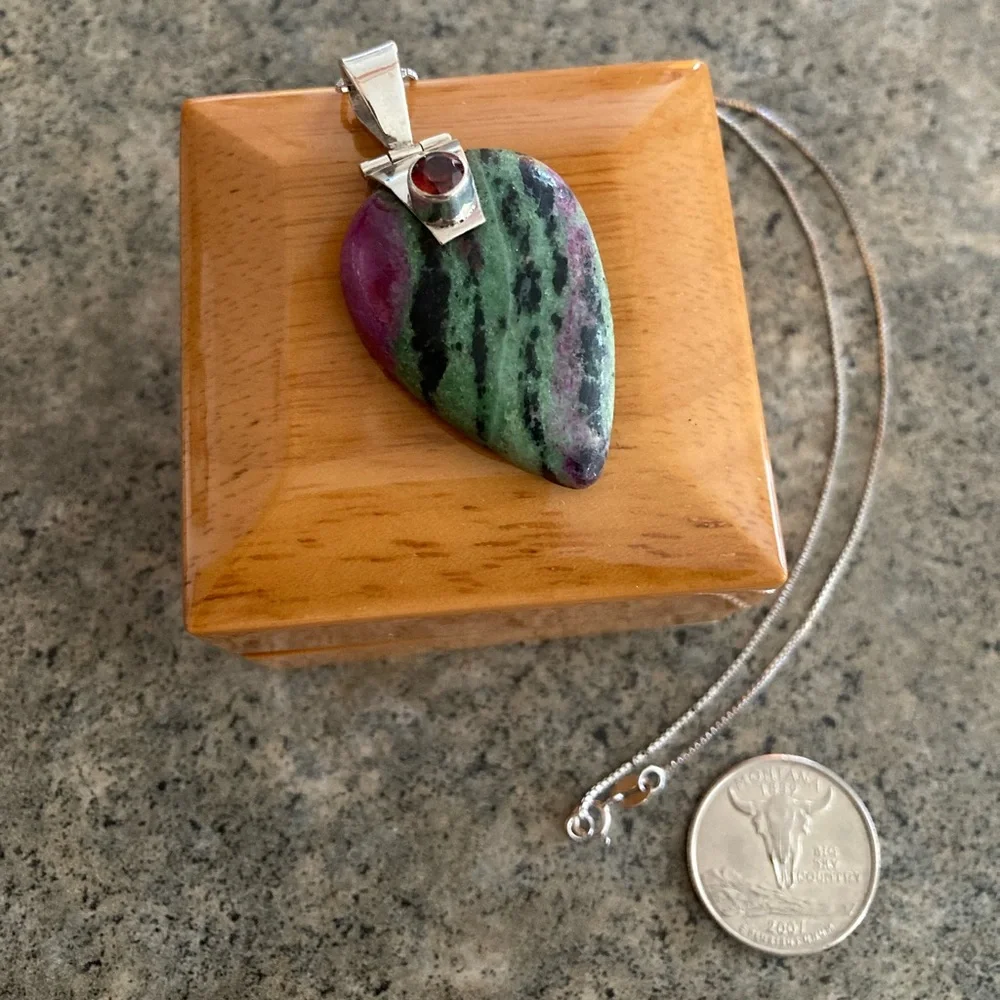 📿 Ruby in Zoisite Pendant with Faceted Garnet Crystal Necklace, 22” Long, EUC